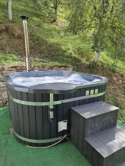 Ciubar Patrat Luxury cu soba, 2.02 m potrivit pentru 8 persoane