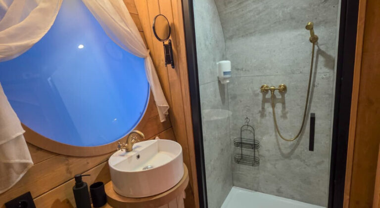 Hora cu Brazi - Cazare Zărnești - Căruță cu coviltir